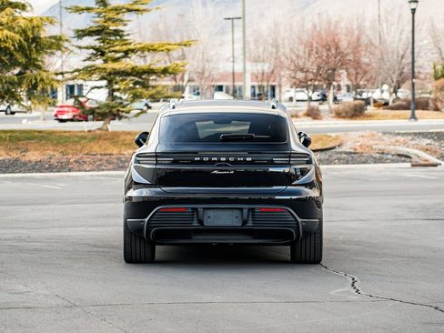 Used 2024 Porsche Macan 4 Electric image 6