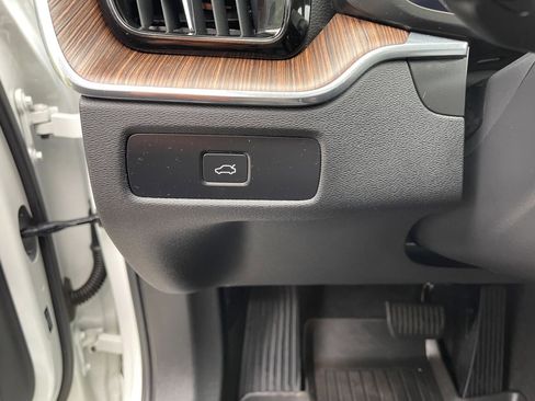 Used 2023 Volvo XC60 B5 Ultimate w/ Climate Package AWD/4WD image 18