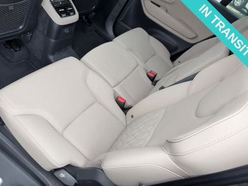 Used 2025 Volvo XC90 T8 Plus AWD/4WD image 4