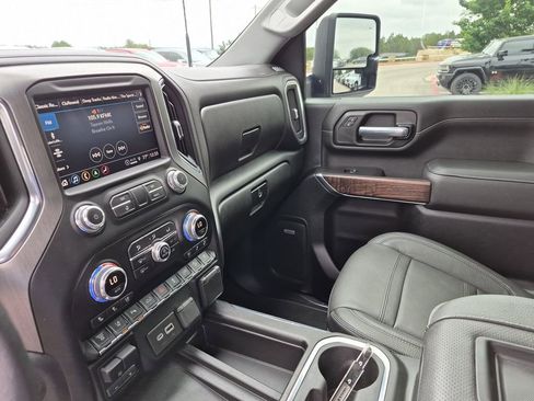 Used 2021 GMC Sierra 2500 Denali w/ Denali Black Diamond Edition AWD/4WD image 27