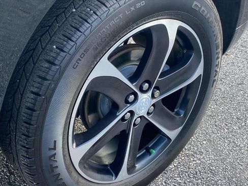 Used 2021 Buick Enclave Essence w/ LPO, Touring Package image 26