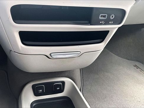 Used 2017 Chrysler Pacifica Touring image 15