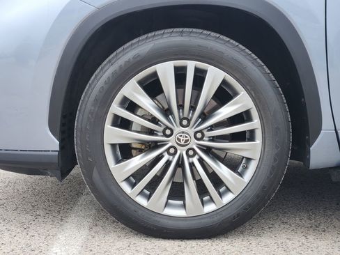 Used 2021 Toyota Highlander Platinum image 7