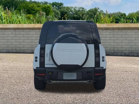 New 2026 Land Rover Defender 130 X-Dynamic SE AWD/4WD image 5
