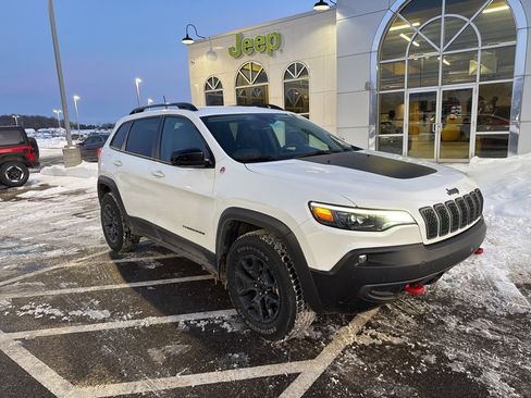 Used 2022 Jeep Cherokee Trailhawk w/ Comfort/Convenience Group image 2