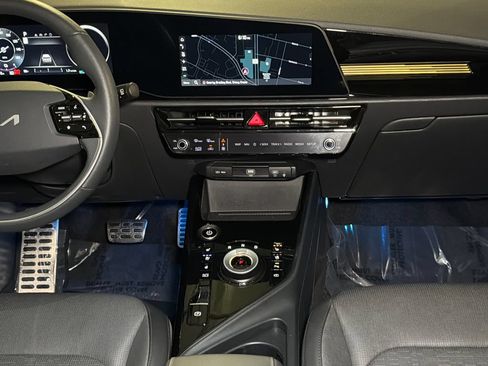 Certified 2023 Kia Niro Wave FWD image 18