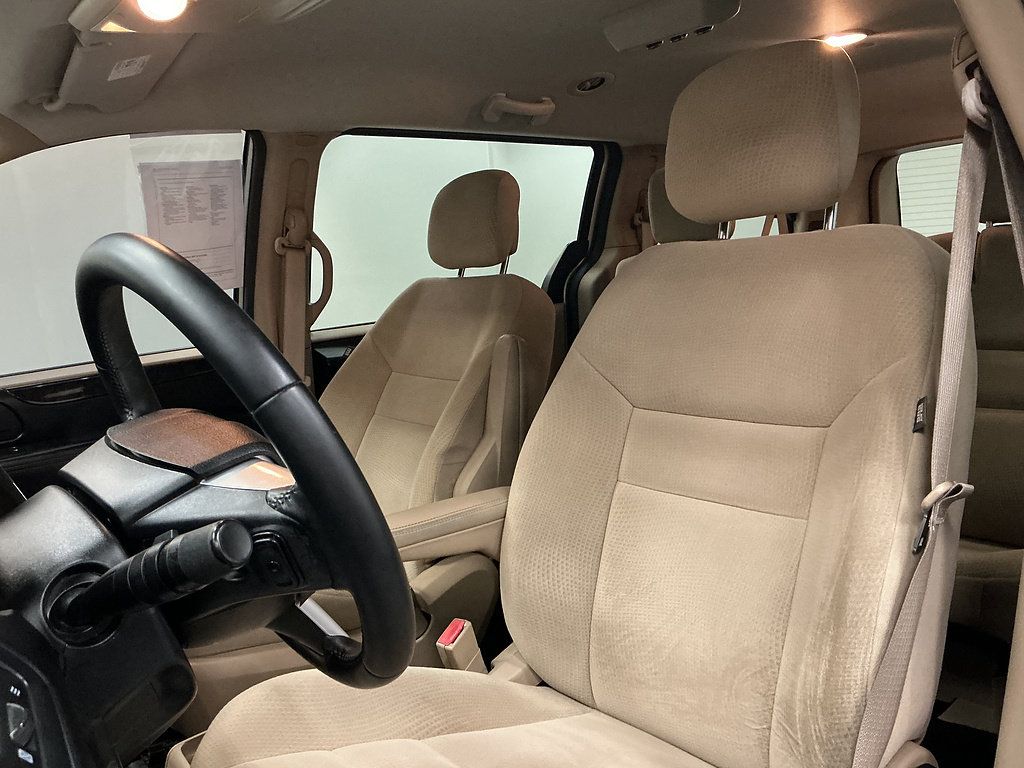 Used 2014 Dodge Grand Caravan SE w/ Quick Order Package 29E SE FWD image 9