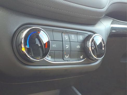 Used 2023 Chevrolet TrailBlazer LT FWD image 12