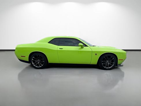 Used 2023 Dodge Challenger R/T Scat Pack RWD image 2