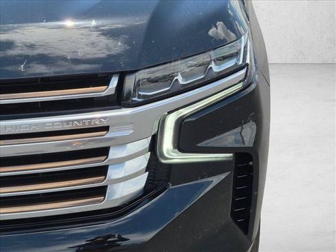 Used 2024 Chevrolet Suburban High Country w/ Advanced Technology Package AWD/4WD image 9