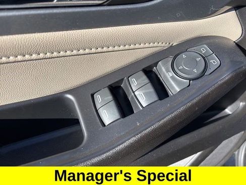 Used 2022 Chevrolet Traverse LS image 14