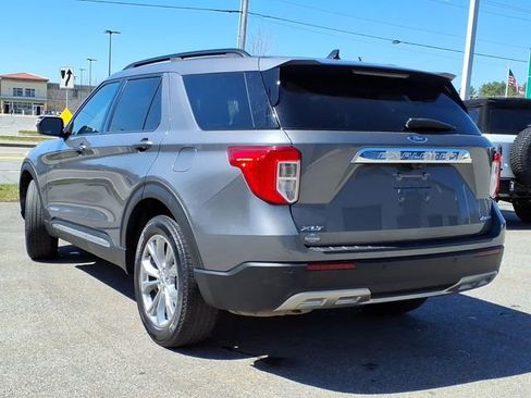 Used 2022 Ford Explorer XLT w/ Equipment Group 202A AWD/4WD image 3