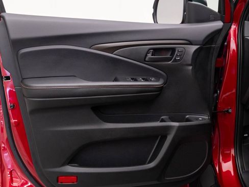 Used 2025 Honda Ridgeline TrailSport image 14