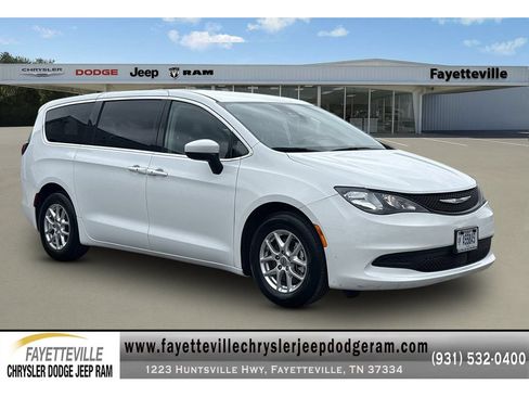Used 2023 Chrysler Voyager LX FWD image 1