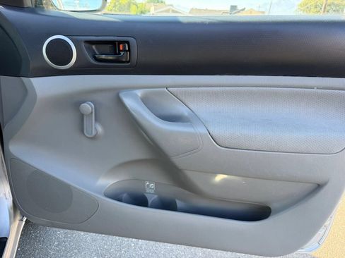 Used 2011 Toyota Tacoma 2WD Regular Cab image 12