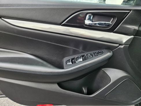 Used 2017 Nissan Maxima SR w/ Midnight Edition FWD image 16