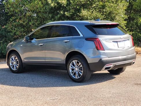 Used 2022 Cadillac XT5 Premium Luxury w/ Technology Package FWD image 3