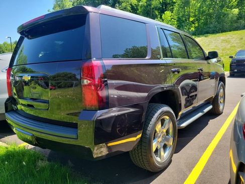 Used 2020 Chevrolet Tahoe LT w/ Luxury Package AWD/4WD image 3