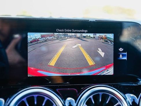 Used 2023 Mercedes-Benz GLB 250 4MATIC image 24