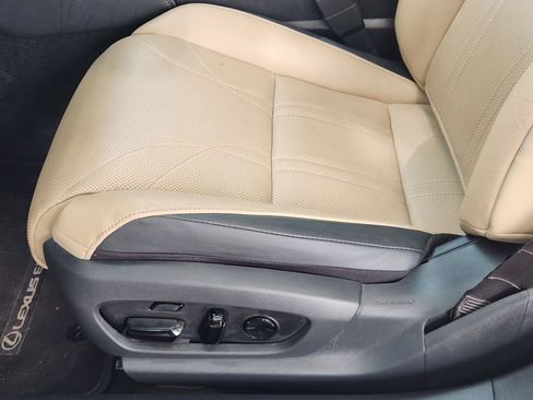 Used 2019 Lexus ES 350 Ultra Luxury w/ Accessory Package 2 FWD image 23