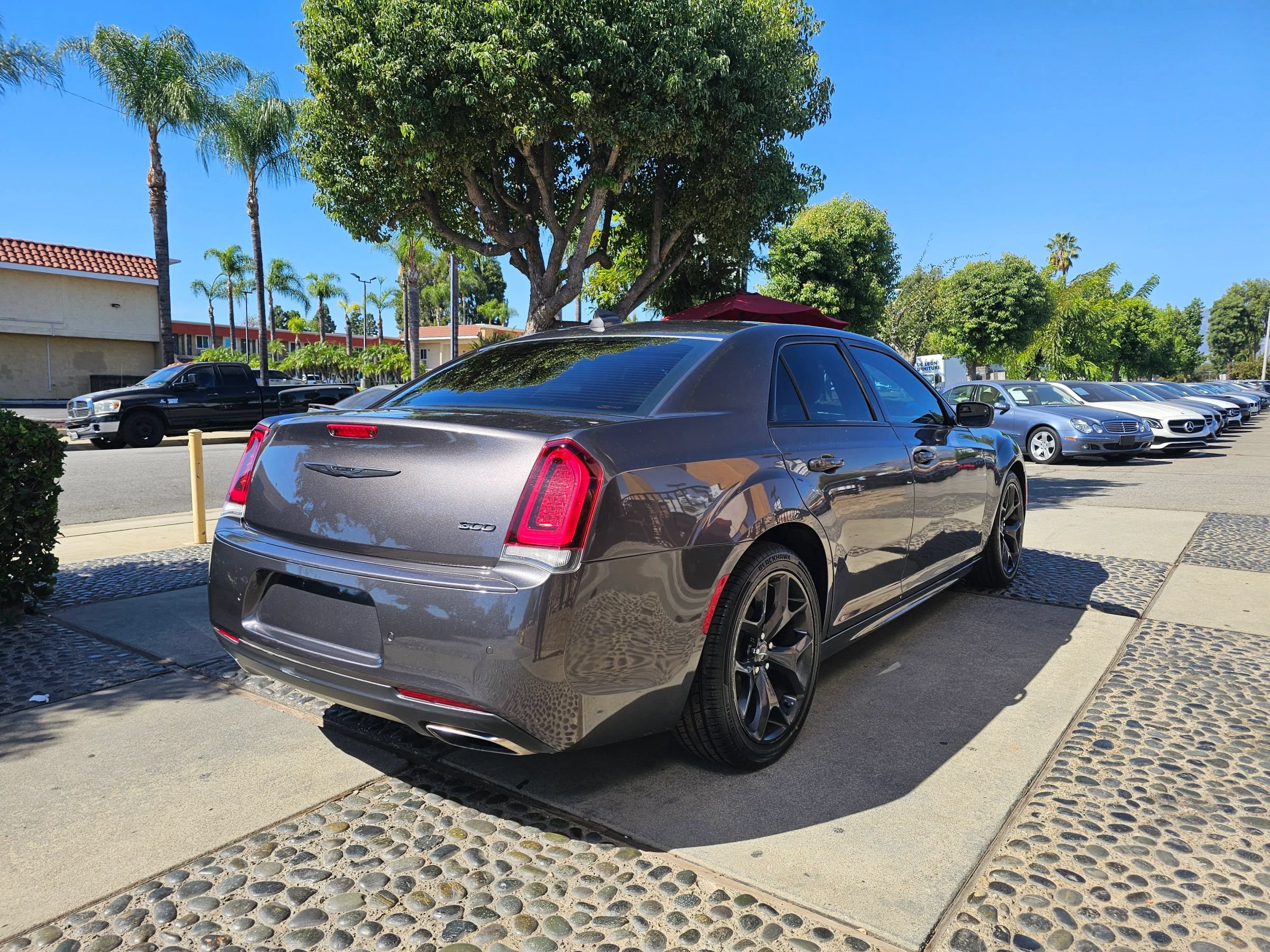Used 2021 Chrysler 300 Touring L RWD image 5