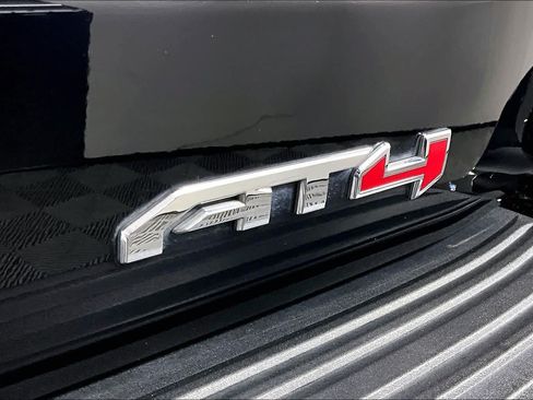 Certified 2024 GMC Yukon AT4 w/ AT4 Premium Plus Package AWD/4WD image 10