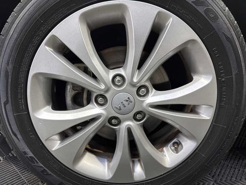 Used 2016 Kia Soul + w/ Primo Package FWD image 33