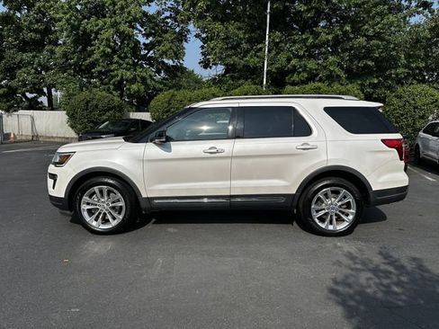 Certified 2018 Ford Explorer XLT w/ Equipment Group 202A AWD/4WD image 8