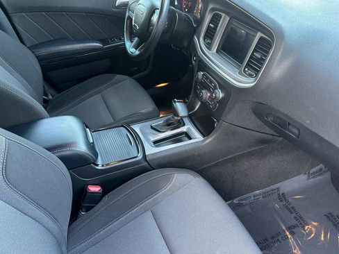 Used 2022 Dodge Charger SXT w/ Blacktop Package image 15