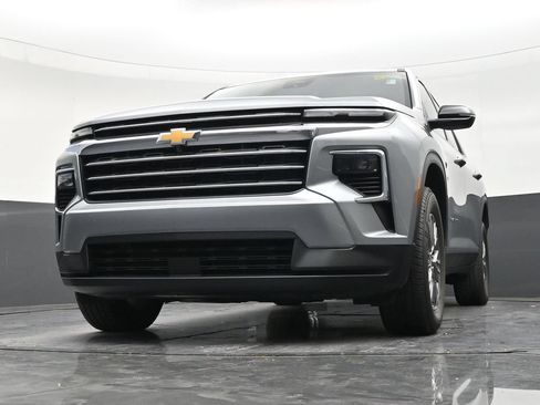 Used 2024 Chevrolet Traverse LS FWD image 25