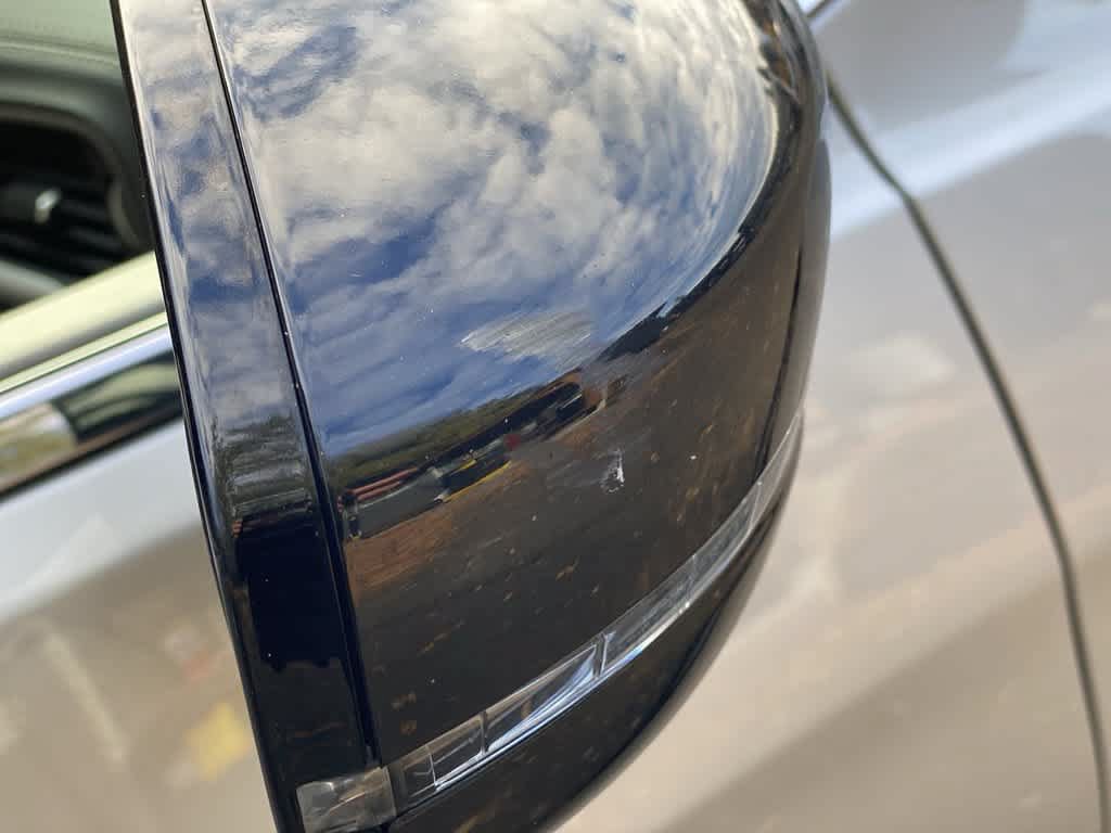 Used 2024 Chrysler Pacifica Limited FWD image 29
