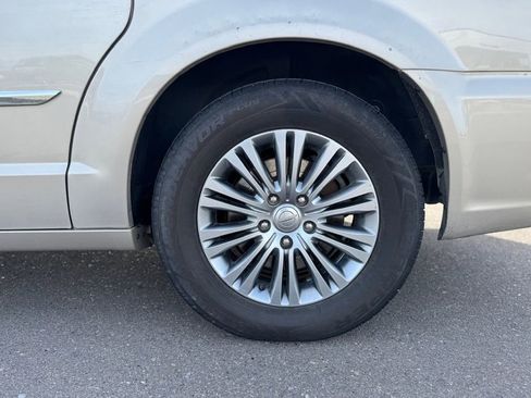 Used 2014 Chrysler Town & Country Touring-L w/ Driver Convenience Group image 61