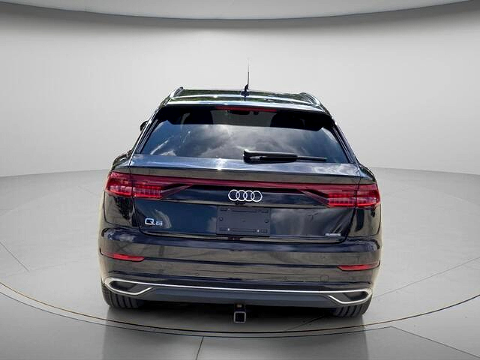 Used 2023 Audi Q8 Premium w/ Convenience Package AWD/4WD image 6