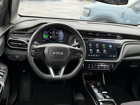 Used 2023 Chevrolet Bolt EUV LT w/ Comfort Package image 5