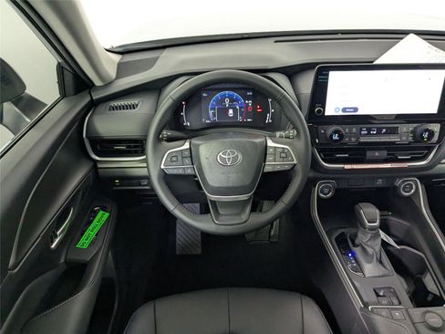 Used 2026 Toyota Grand Highlander XLE image 32