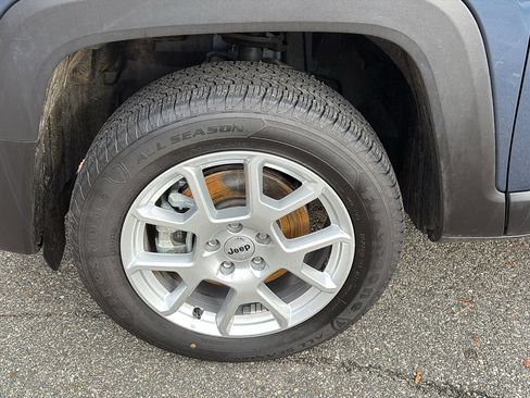 Certified 2023 Jeep Renegade Latitude image 10