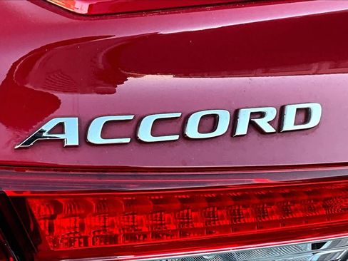 Used 2019 Honda Accord Sport image 10