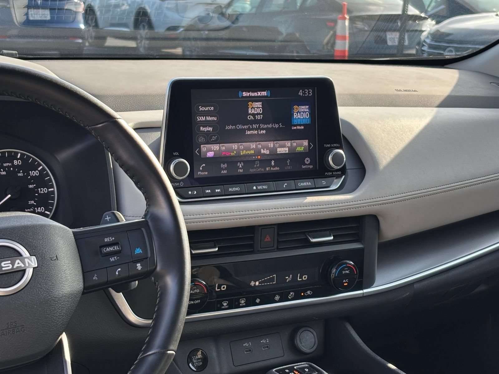 Used 2025 Nissan Rogue SV AWD/4WD image 19