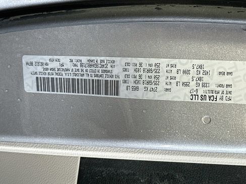 Used 2017 Chrysler Pacifica Touring Plus w/ Tire & Wheel Group FWD image 31
