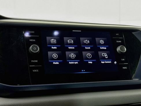 Certified 2023 Volkswagen Taos SE AWD/4WD image 16