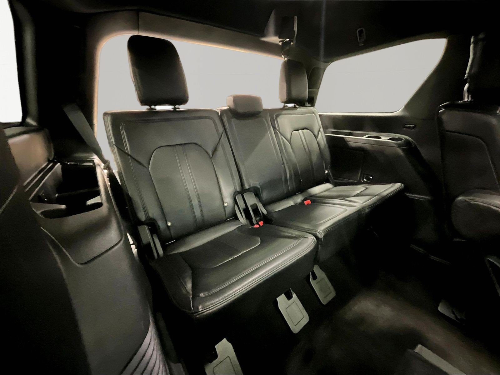Used 2019 Ford Expedition Limited w/ Equipment Group 302A AWD/4WD image 26