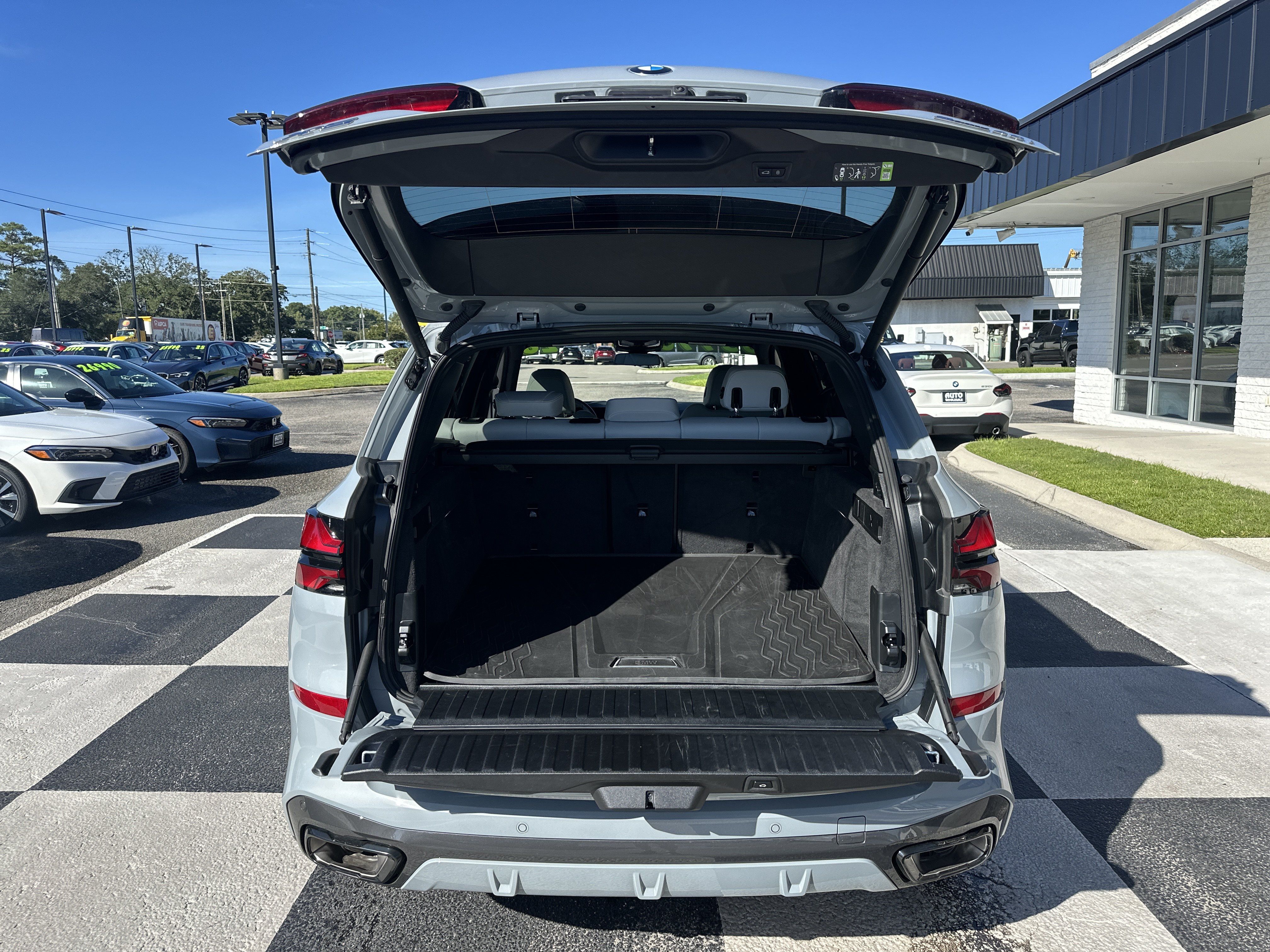 Used 2026 BMW X5 sDrive40i w/ M Sport Package RWD image 5