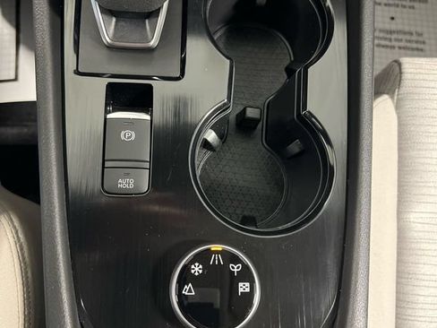 Used 2023 Nissan Rogue SV AWD/4WD image 19