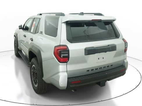 Certified 2026 Toyota 4Runner TRD Off-Road Premium AWD/4WD image 6