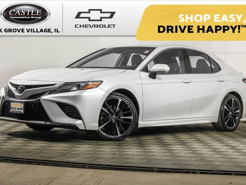 Used 2018 Toyota Camry XSE image 1