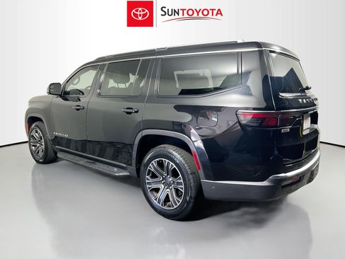 Used 2022 Jeep Wagoneer Series III w/ Convenience Group I image 5