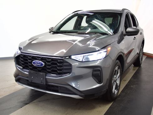 Used 2025 Ford Escape ST-Line AWD/4WD image 4
