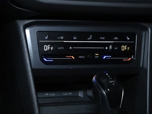 Certified 2022 Volkswagen Tiguan SEL R-Line image 20