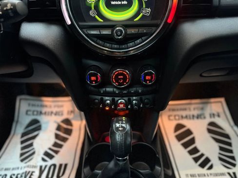 Used 2018 MINI Cooper 2-Door Hardtop image 13