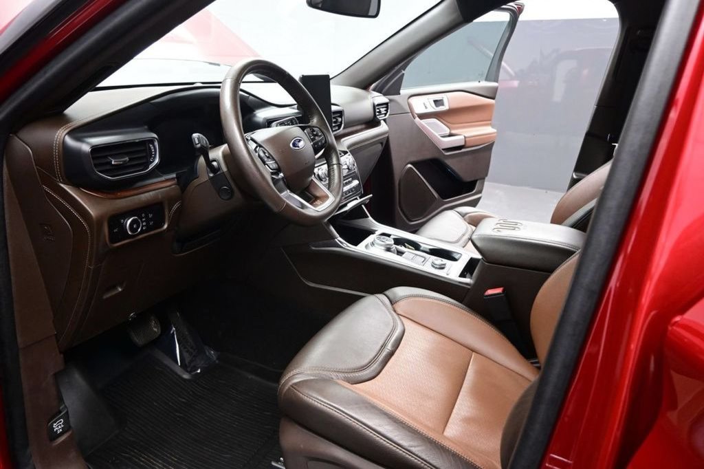 Used 2024 Ford Explorer King Ranch w/ Technology Package AWD/4WD image 18